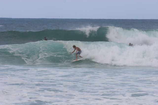 2007 Hawaii Vacation  0776 North Shore Surfing